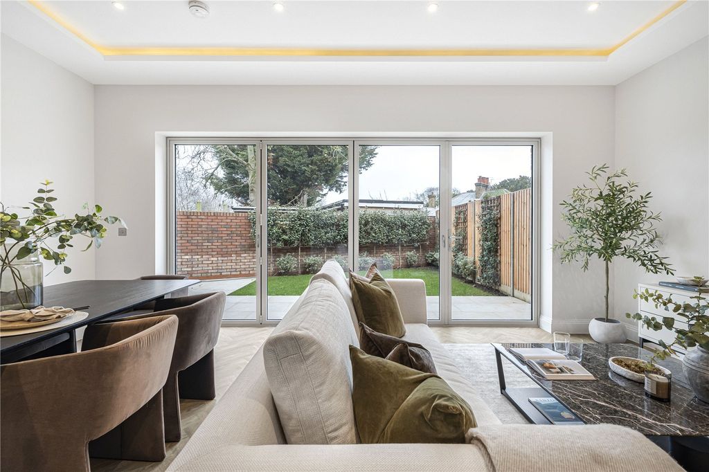 Property photo 2 of 37 Picture No. 45