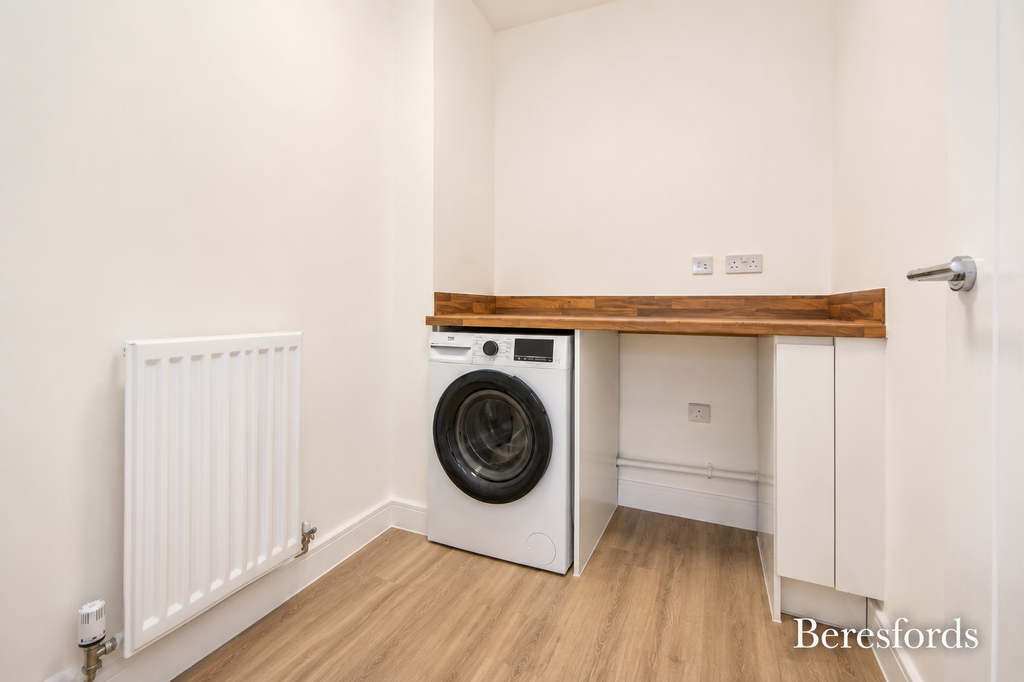 Property photo 3 of 9 Utility Room