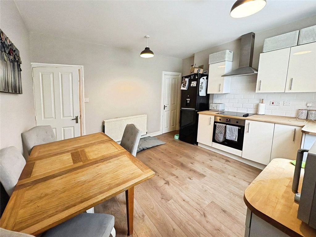 Property photo 3 of 7 Picture No. 10