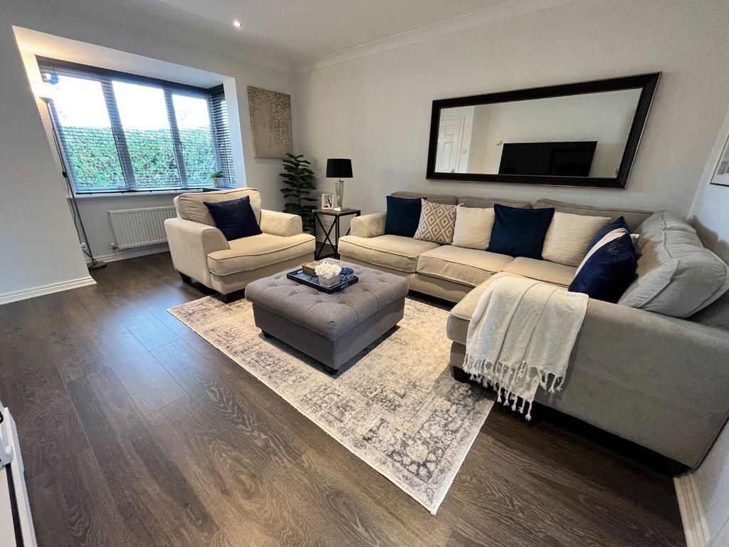 Property photo 2 of 18 4612253