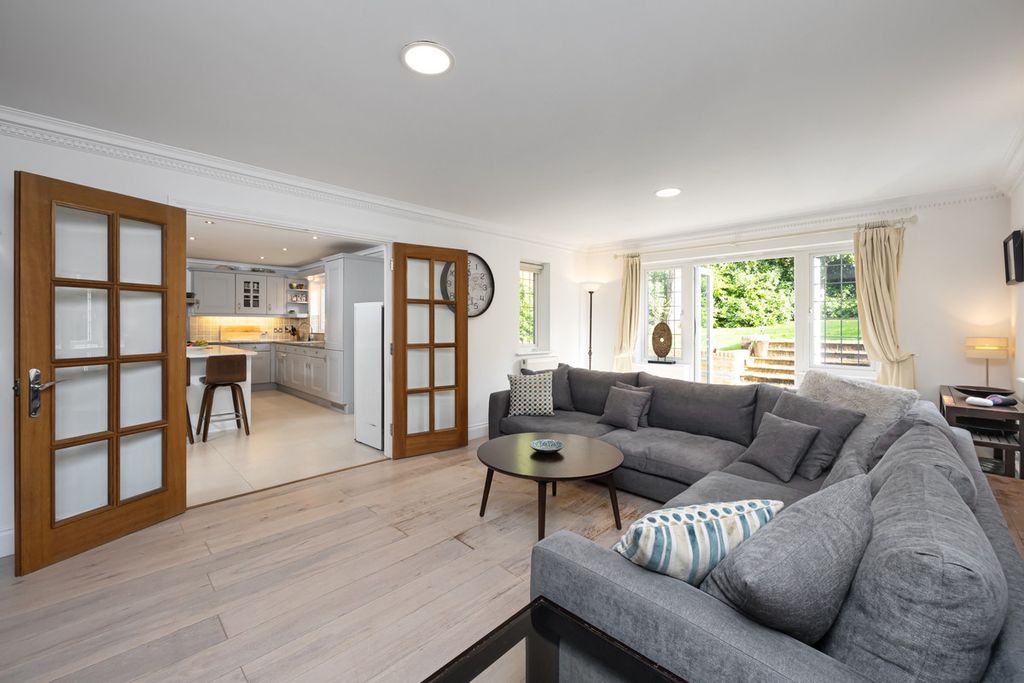 Property photo 3 of 18