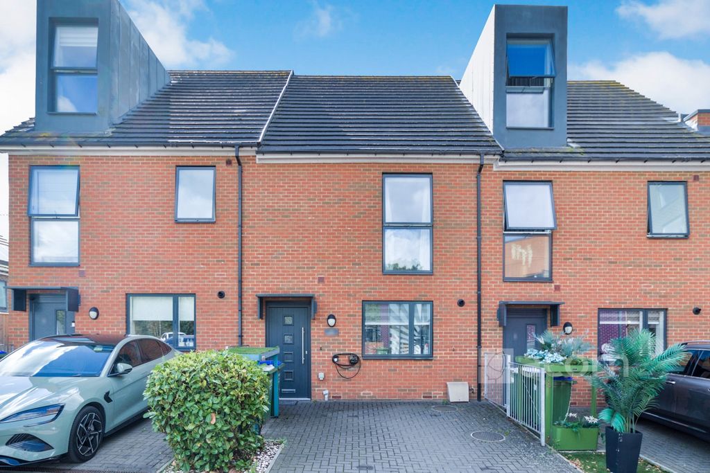 Property photo 1 of 16 Img_0418