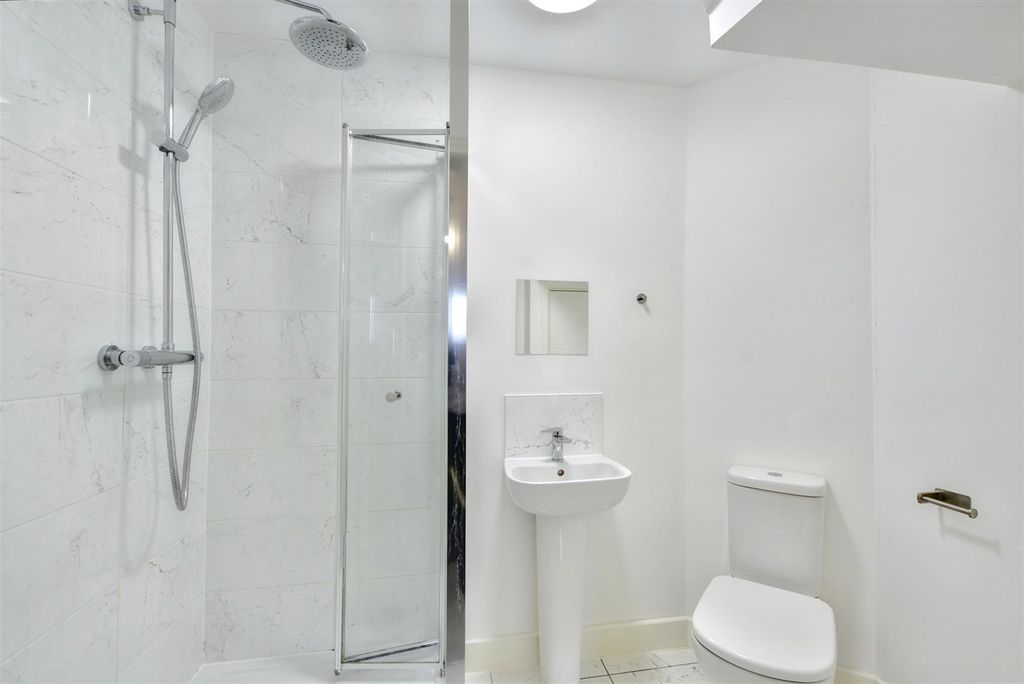 Property photo 3 of 17 Ground Floor Shower Room/W.c.