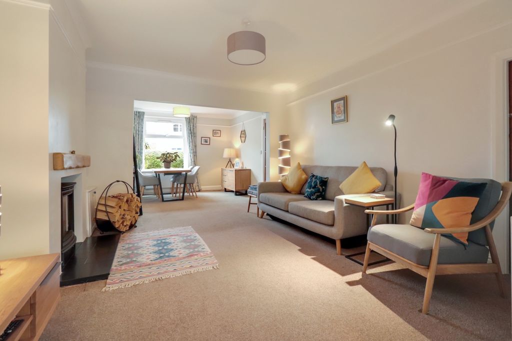 Property photo 2 of 15 Sitting Room