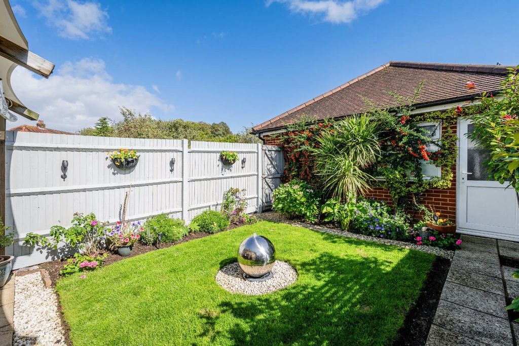 Property photo 3 of 21 Buckland Road (4).Jpg