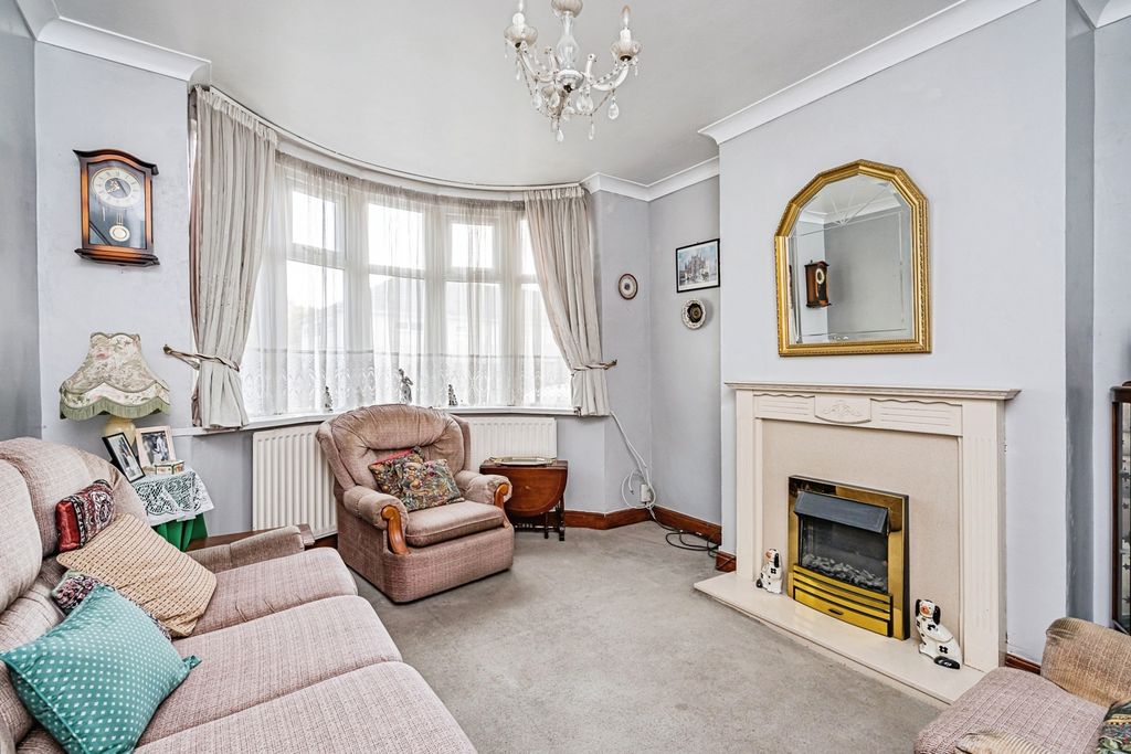 Property photo 3 of 17 Photo