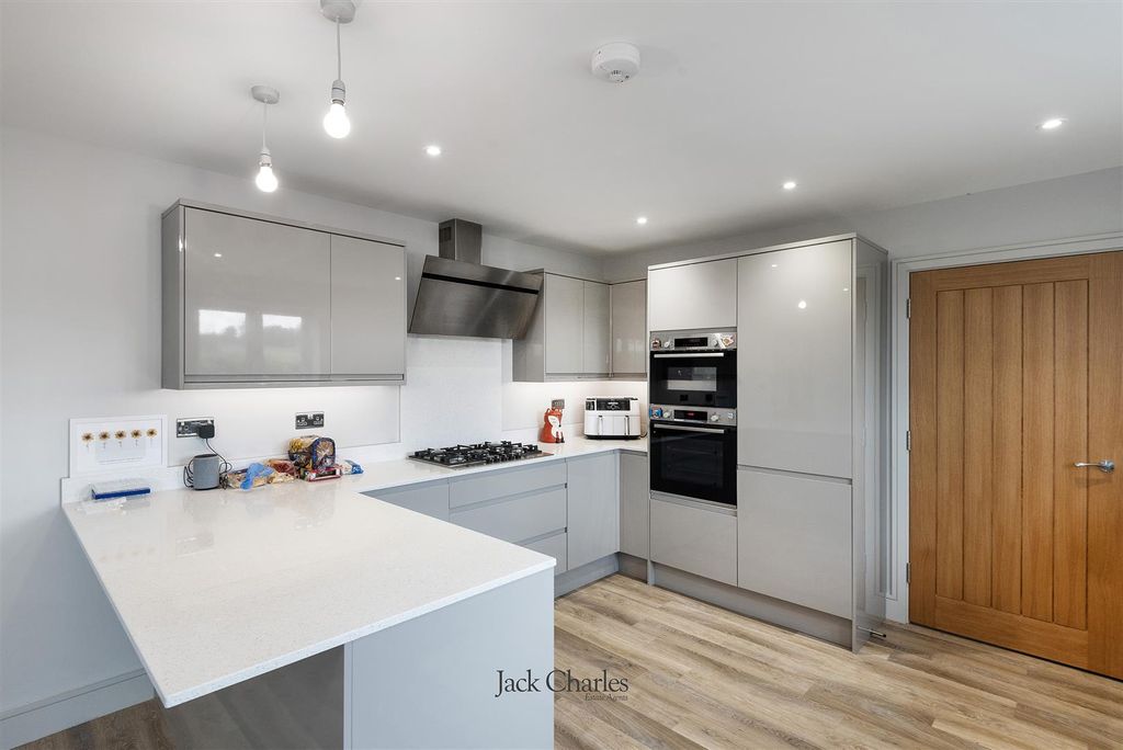Property photo 3 of 13 Aconbury, High House Lane, Tn11 9Ra 005.Jpg