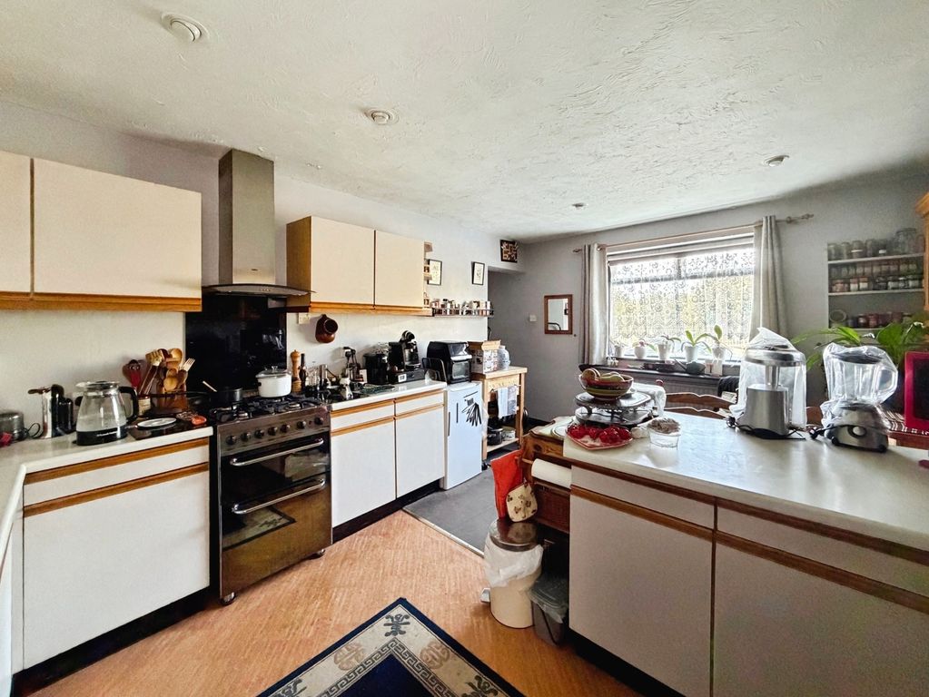 Property photo 3 of 12 Pbox-Img.Jpg