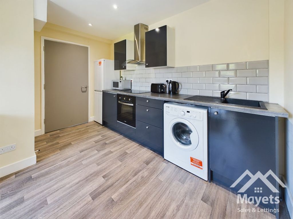 Property photo 3 of 26