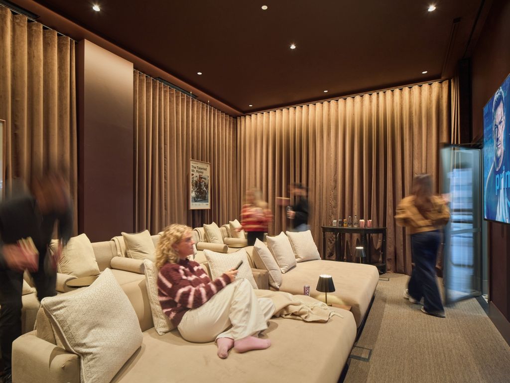 Property photo 2 of 20 Oneeastside260226...