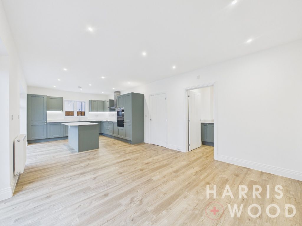 Property photo 3 of 39 4892732