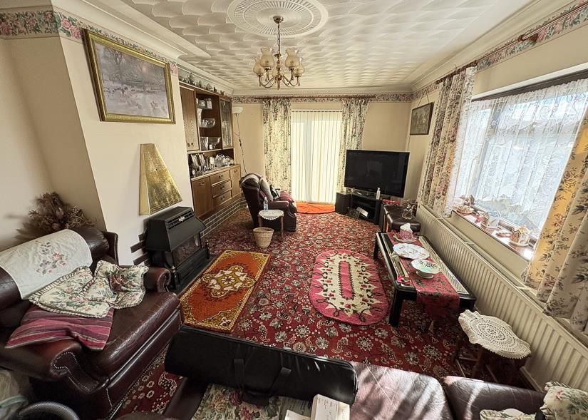 Property photo 3 of 18 Living Room