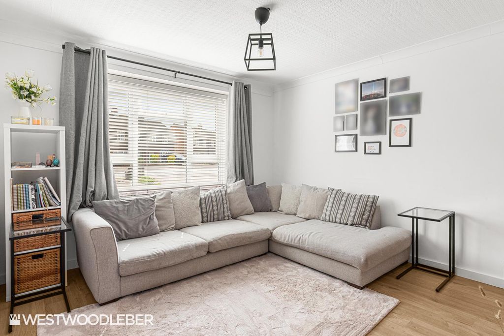 Property photo 3 of 38 Bentleyroad_21.Jpg