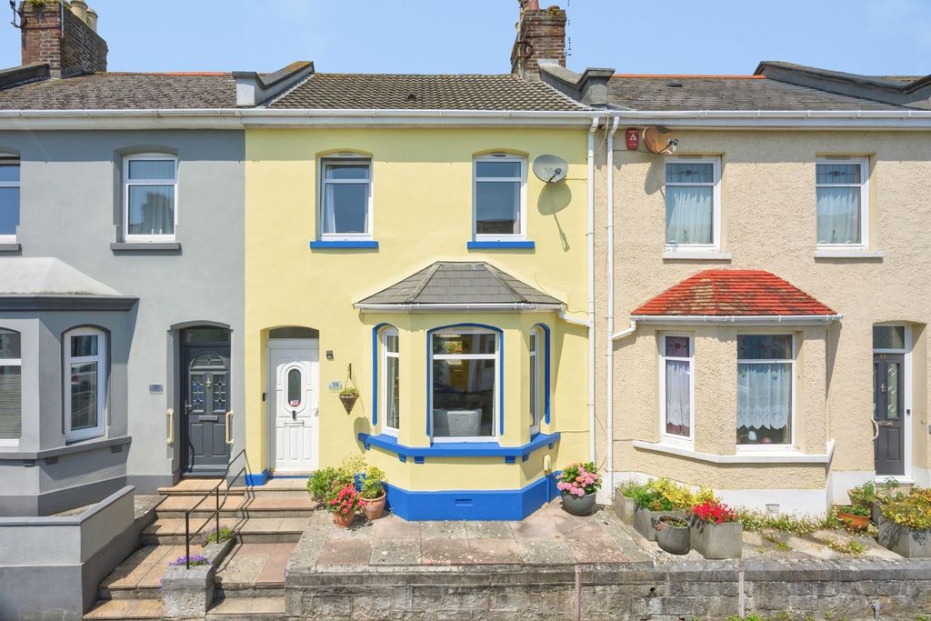 Property photo 1 of 17 Pbox-Img.Jpg