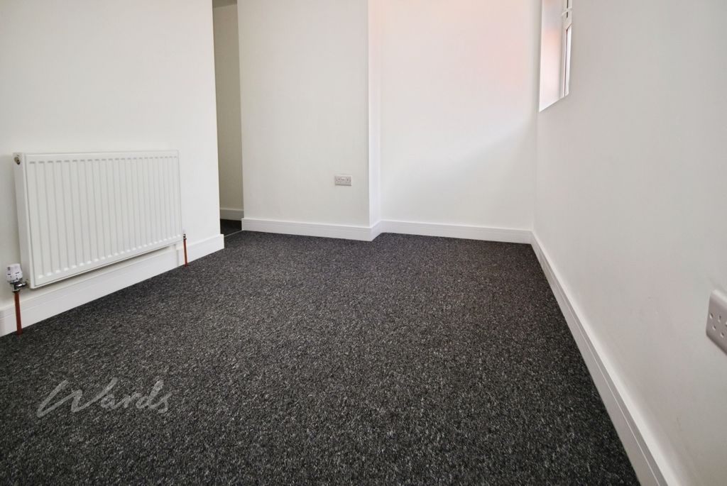 Property photo 2 of 13 Grove Bed 1