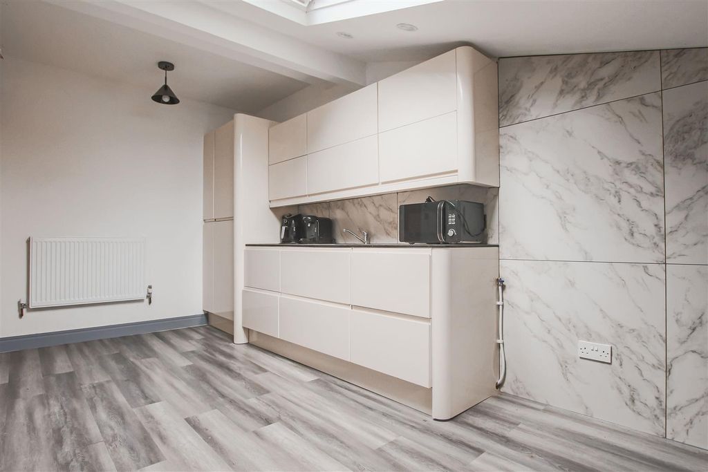 Property photo 1 of 16 Img_4480.Jpg