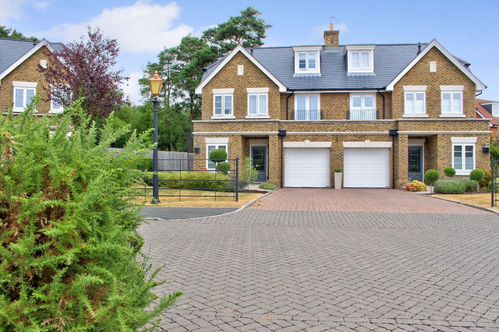 Property photo 1 of 34