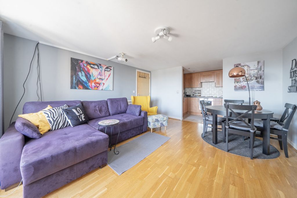 Property photo 3 of 18 1466663-13-6A1715...