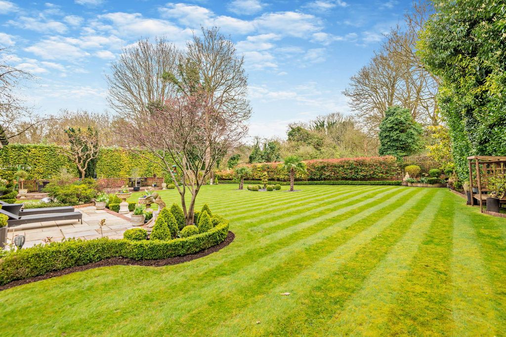 Property photo 2 of 30