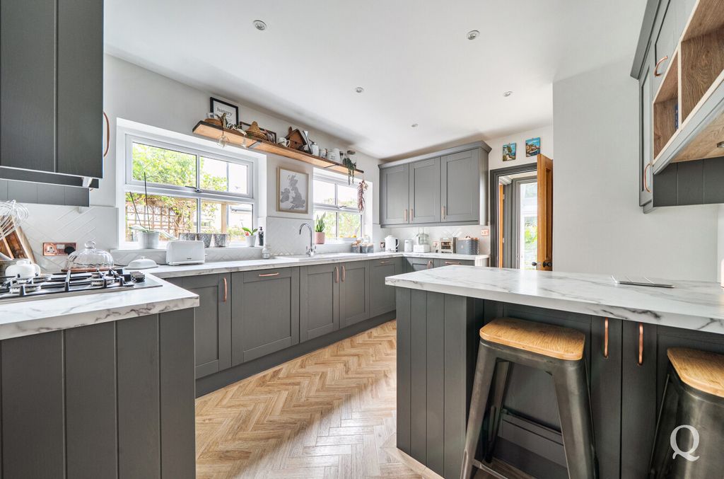 Property photo 2 of 30 1E48d722-8B0E-422...