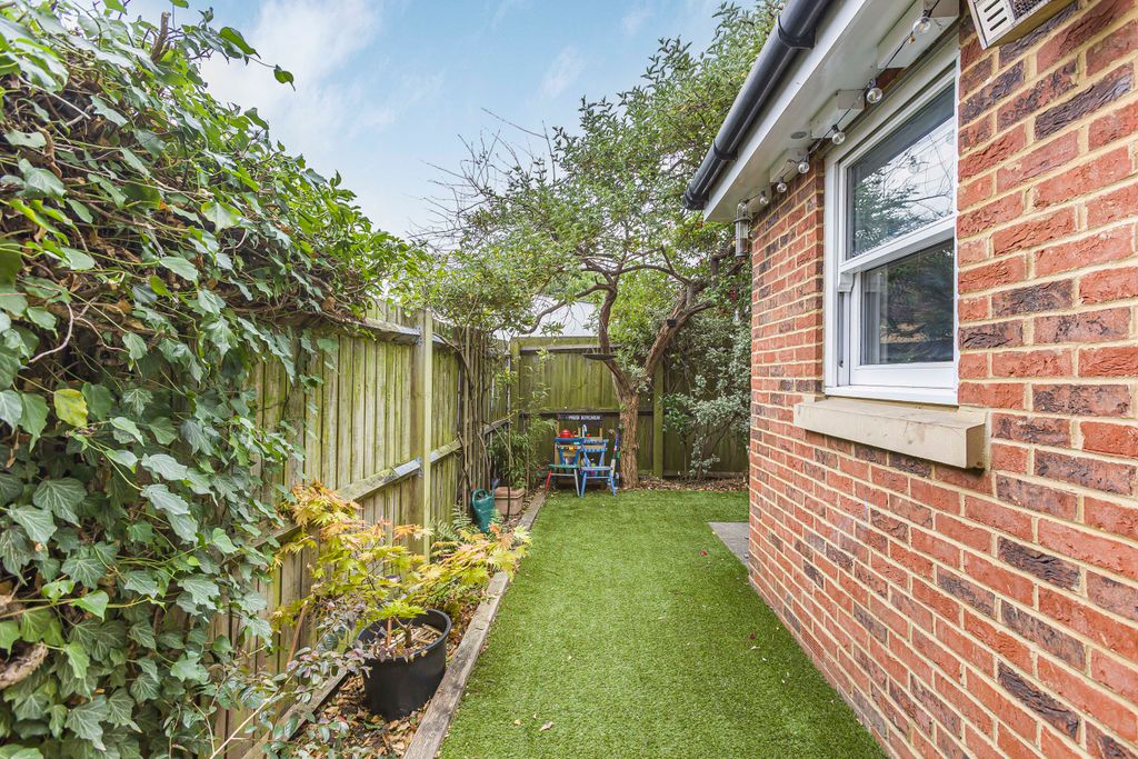 Property photo 3 of 11 Garden