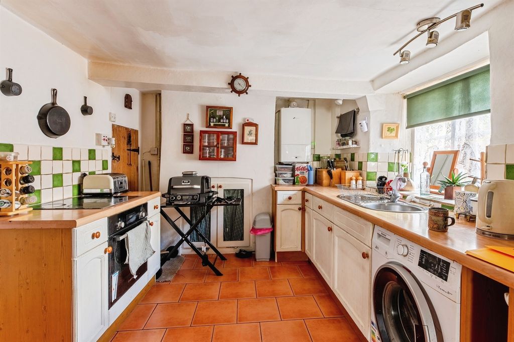 Property photo 3 of 12