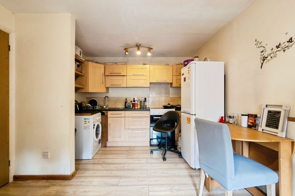 Property photo 3 of 6 Photo