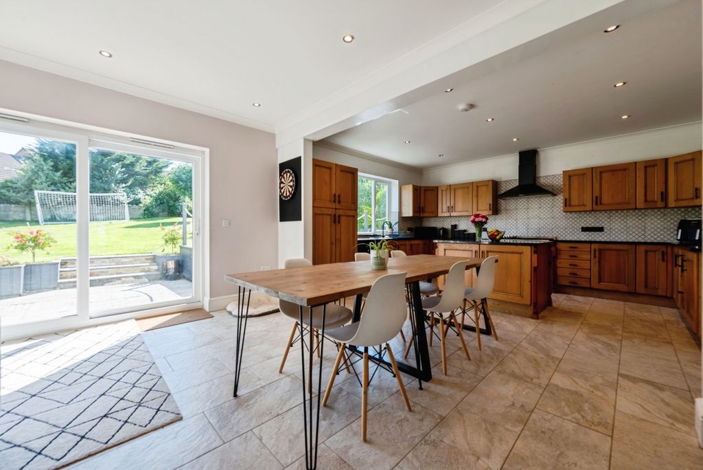 Property photo 3 of 20 Pbox-Img.Jpg