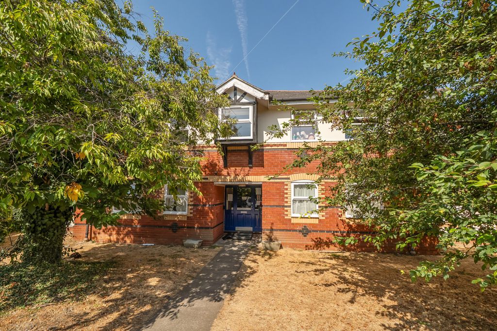 Property photo 1 of 15 External