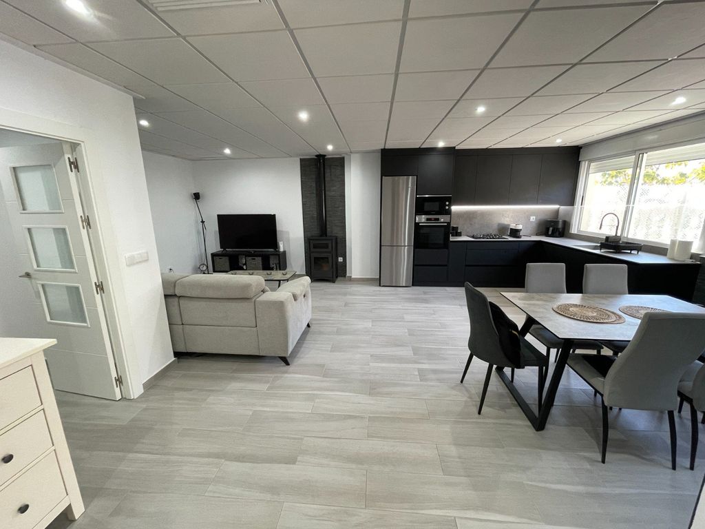 Property photo 3 of 39