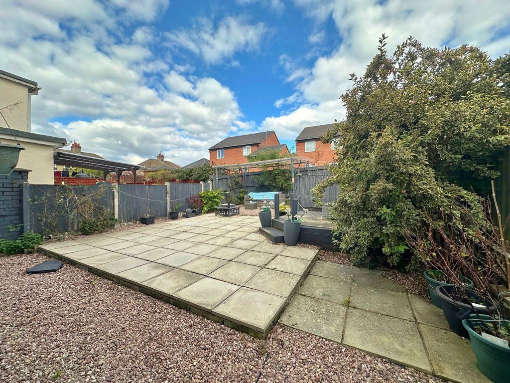 Property photo 2 of 18 Photo 12