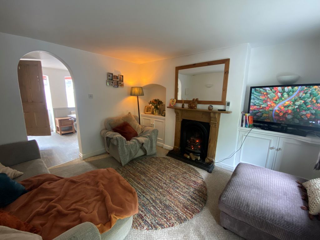 Property photo 3 of 10 Living Room