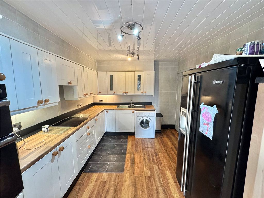 Property photo 2 of 15 Picture No. 10