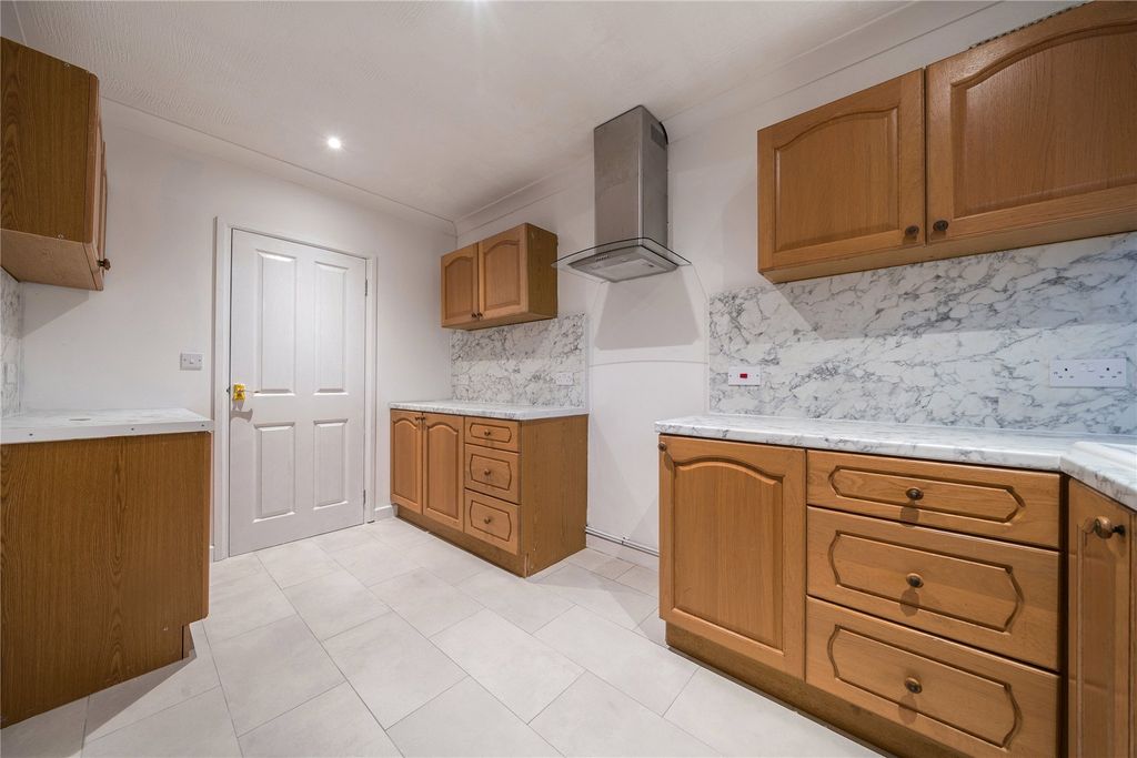 Property photo 3 of 20 Picture No. 21