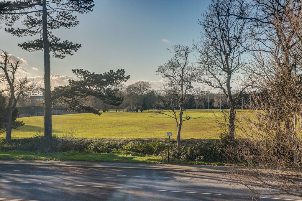 Additional image 29 of 6 bed detached house to rentShirley Drive, Hove BN3