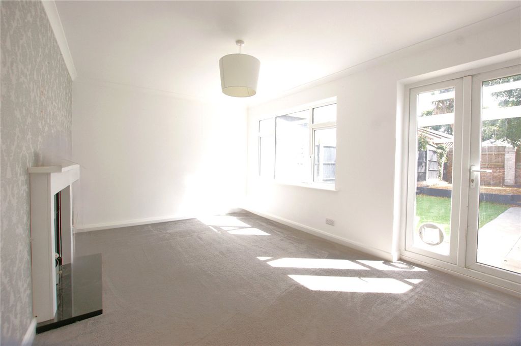 Property photo 3 of 9 Picture No. 15