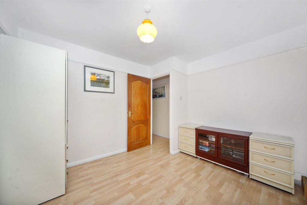 Property photo 2 of 9 Bedroom 1.Jpg