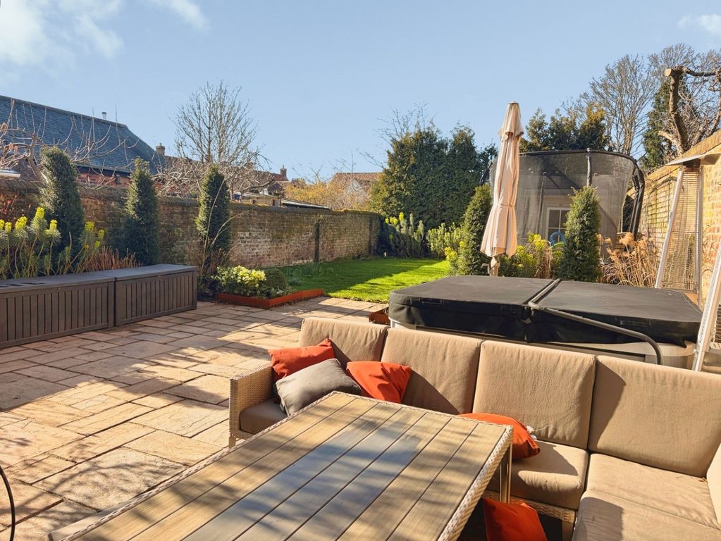 Property photo 3 of 25 4521349