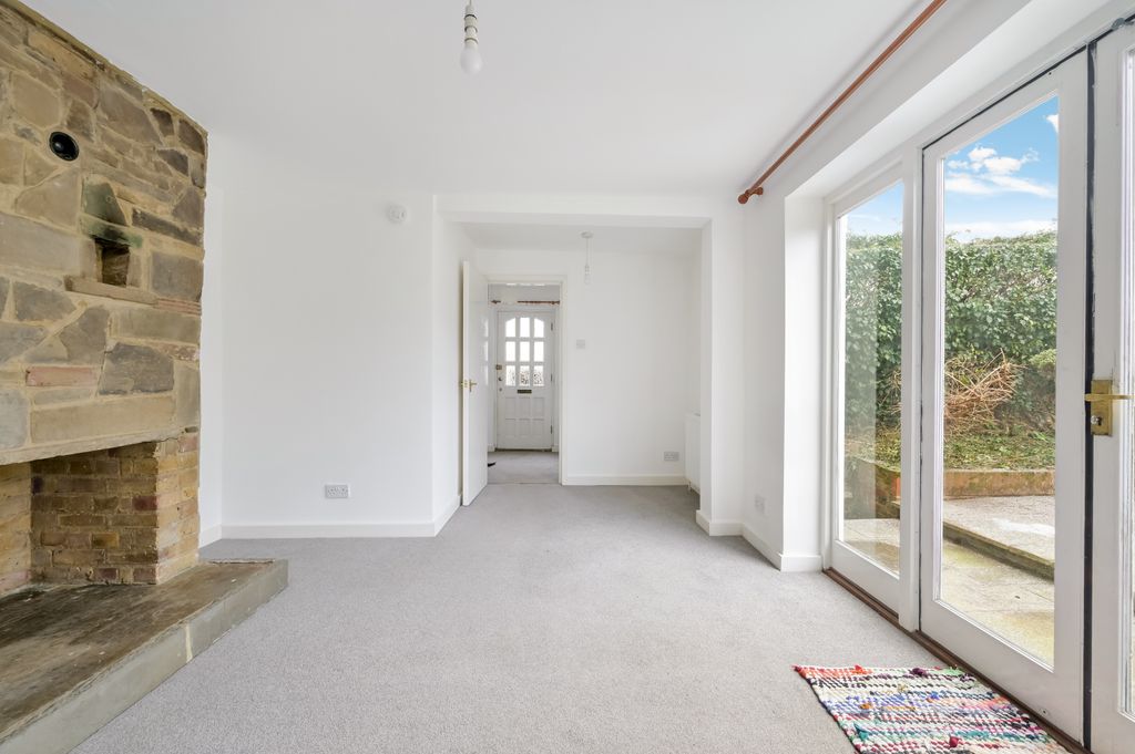 Property photo 3 of 13