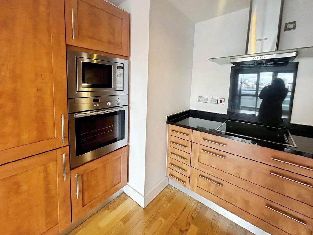 Property photo 3 of 12 Picture No. 32