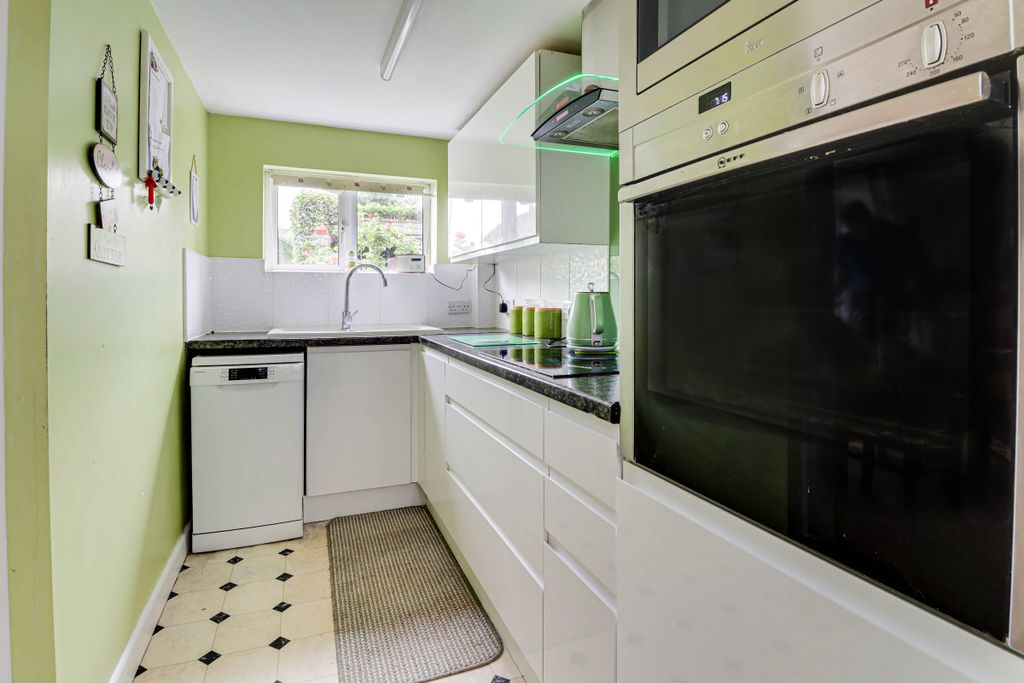 Property photo 3 of 15 Kitchen