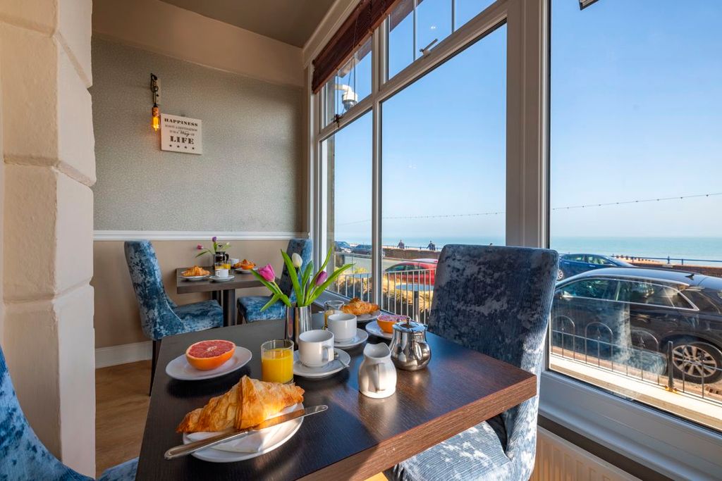 Property photo 3 of 25