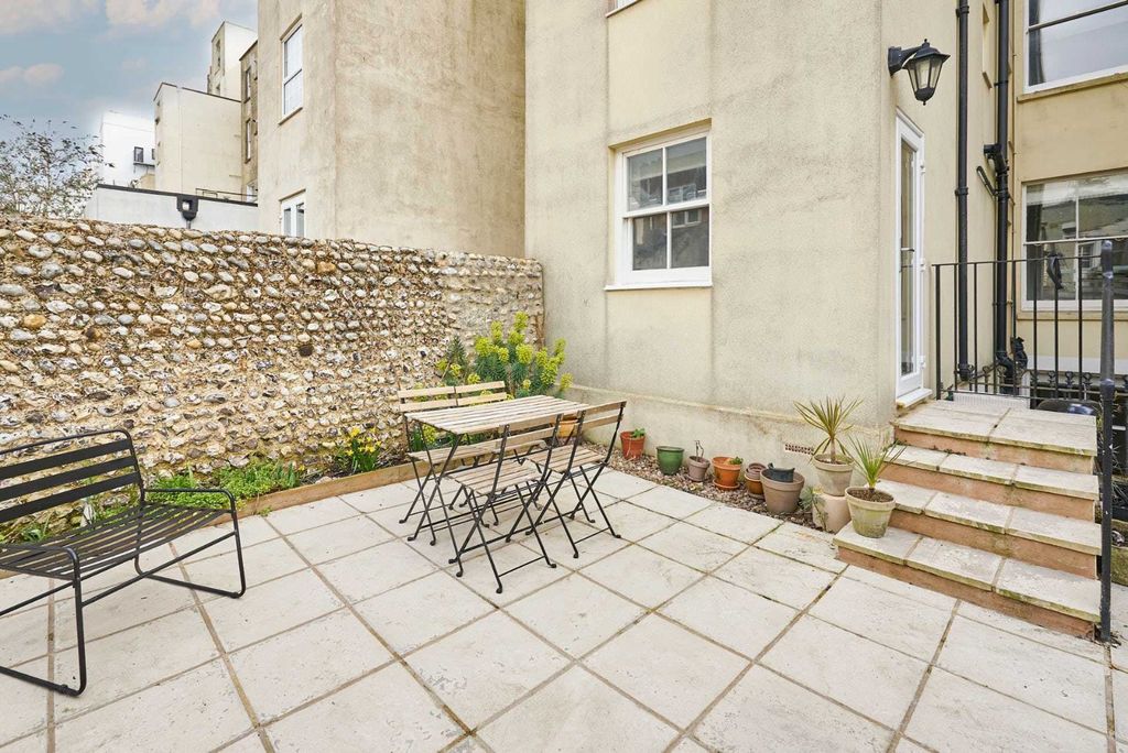 Property photo 3 of 19 Picture No. 24