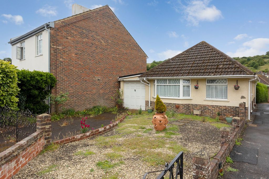 Property photo 1 of 16