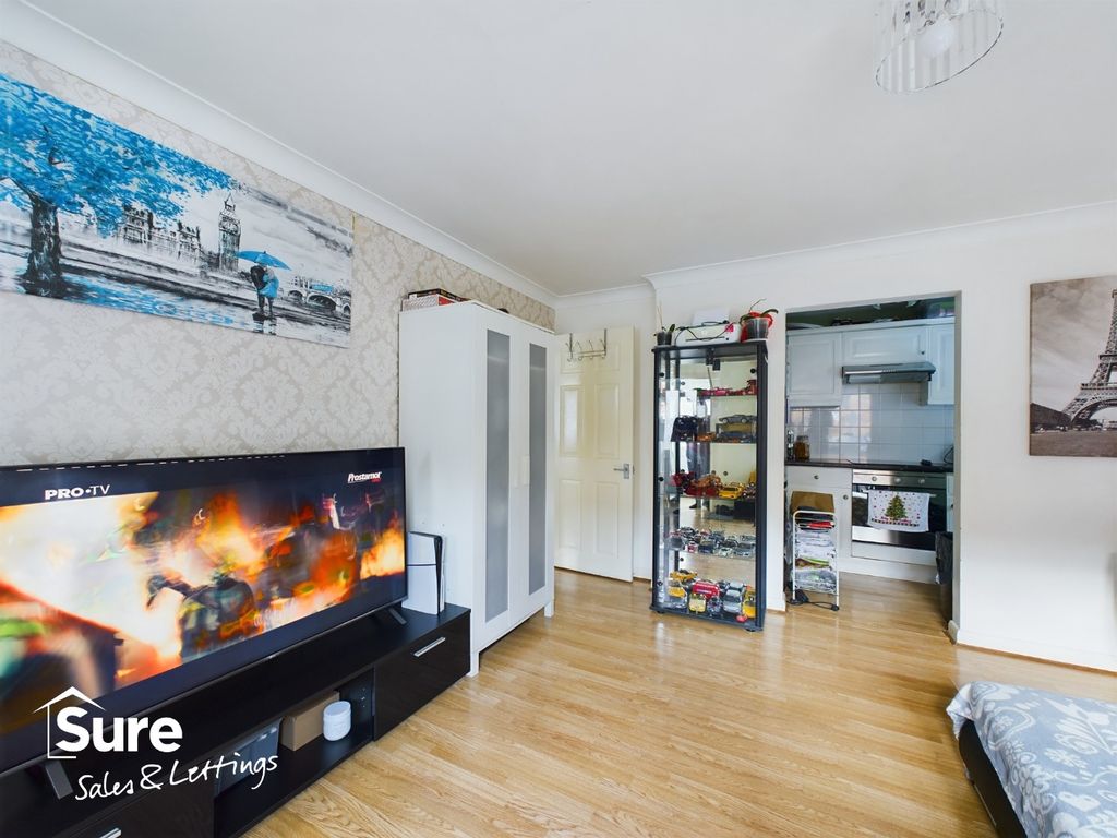 Property photo 3 of 8 3926414