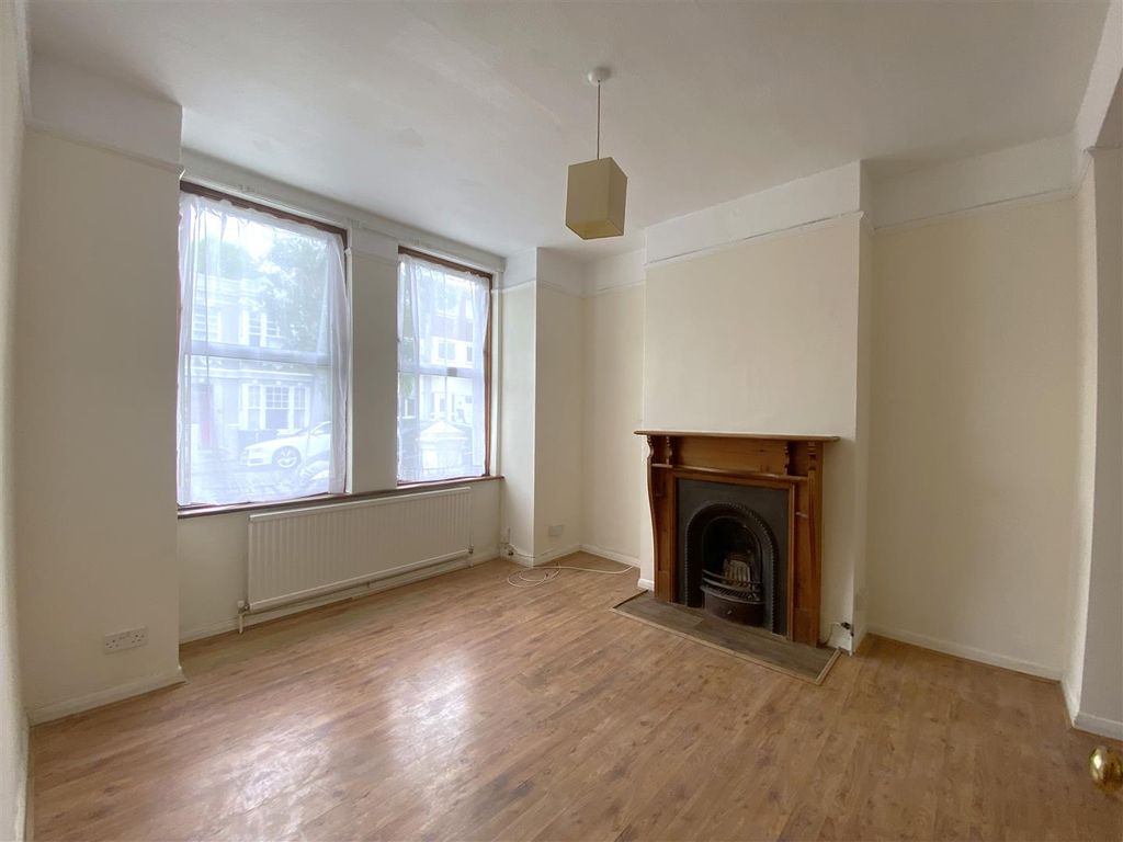 Property photo 2 of 9 Living Room.Jpg