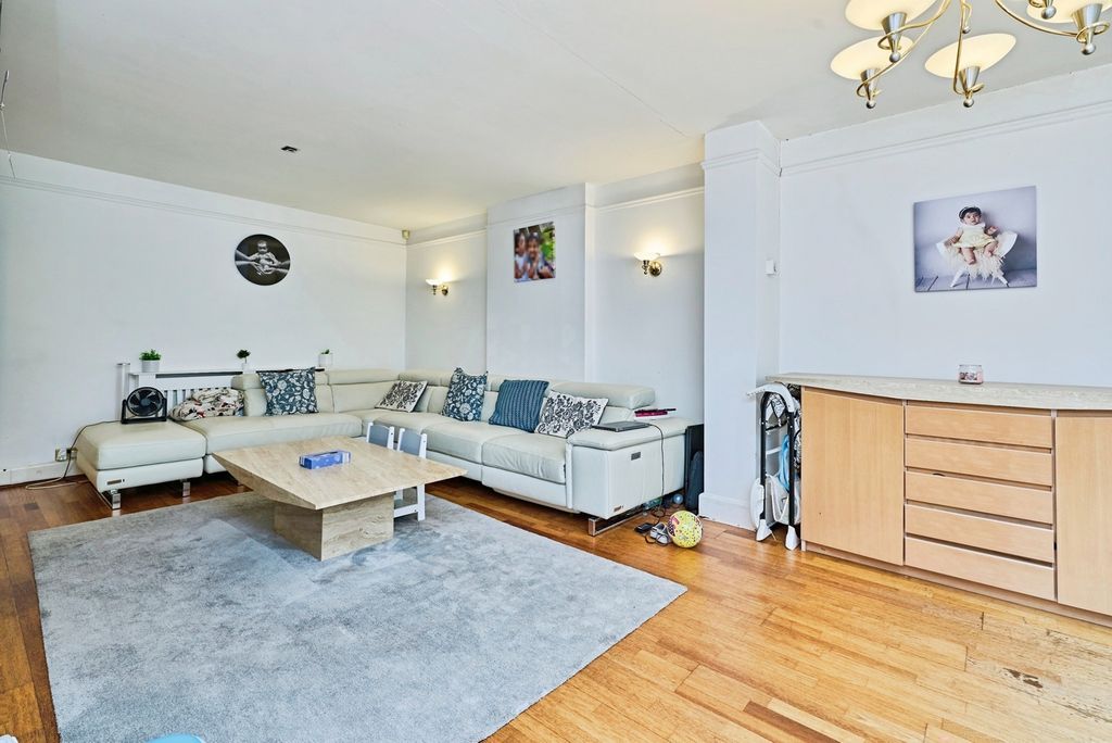 Property photo 2 of 34 Pbox-Img.Jpg