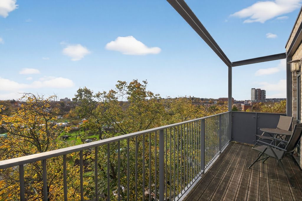 Property photo 2 of 27 Balcony