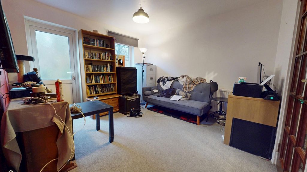 Property photo 3 of 14 4723585