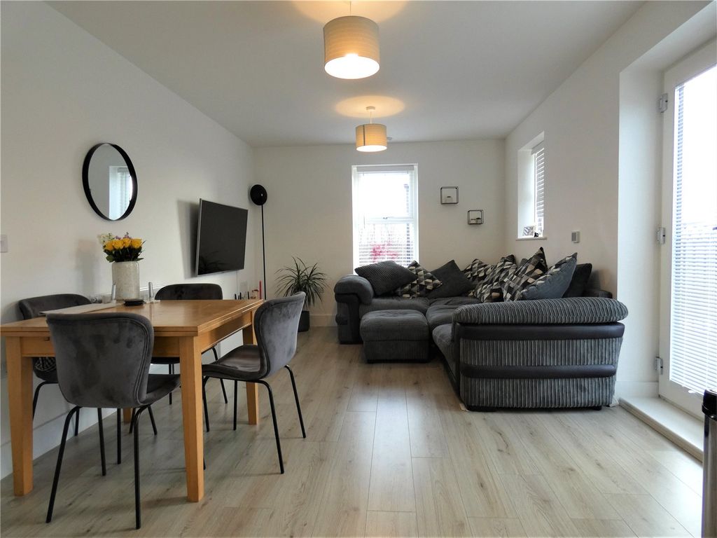 Property photo 3 of 23 Picture No. 06